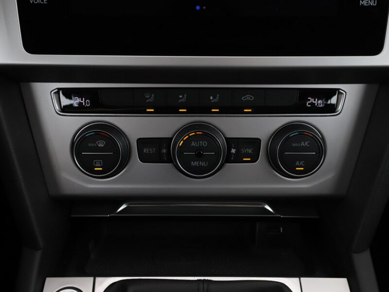 Volkswagen Passat FV23% matrix LED navi klima auto czujniki parkowania B8 (2014-2023)