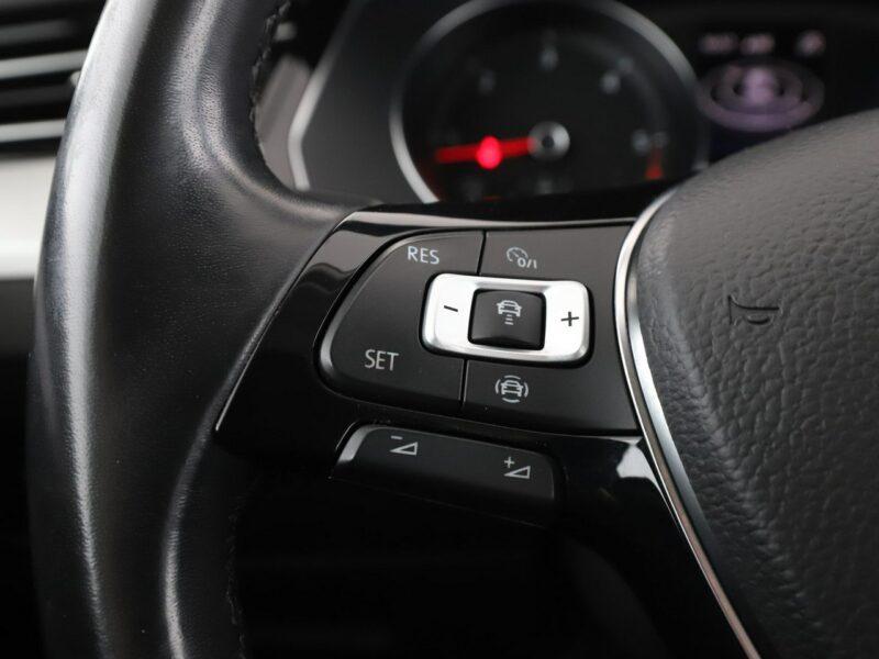 Volkswagen Passat FV23% matrix LED navi klima auto czujniki parkowania B8 (2014-2023)