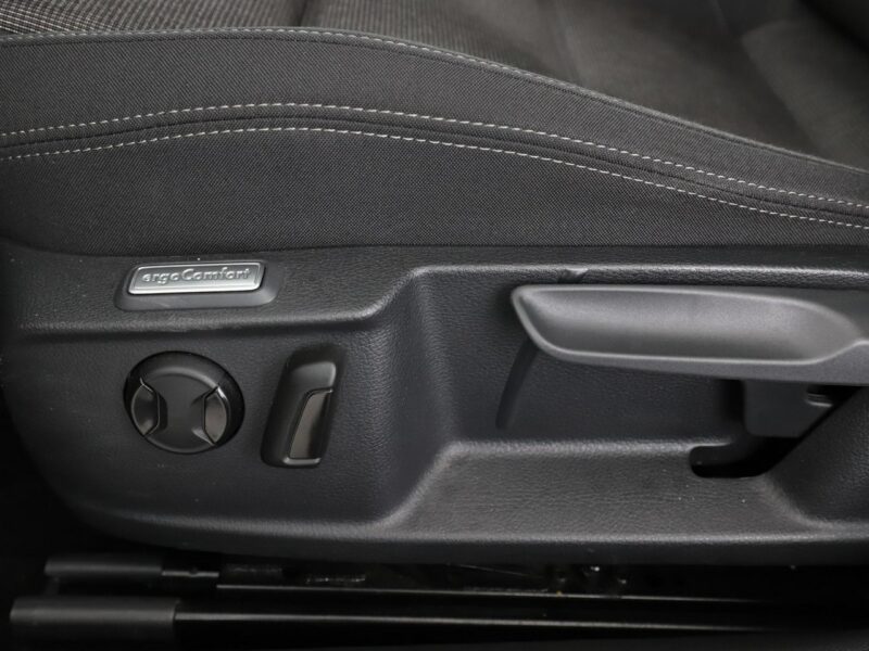 Volkswagen Passat FV23% matrix LED navi klima auto czujniki parkowania B8 (2014-2023)
