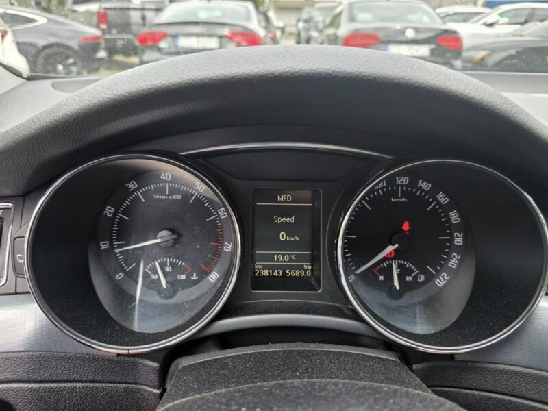 Škoda Superb 1.8 TSI 160 KM, Skóra, Kamera, Bluetooth, Navi, Android-Auto, Klima II (2008-2015)