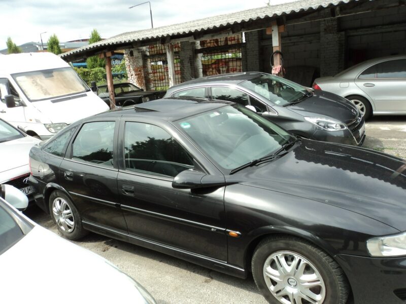 Opel Vectra sprzedam opla Vectre 2.2 CDTI B (1995-2002)
