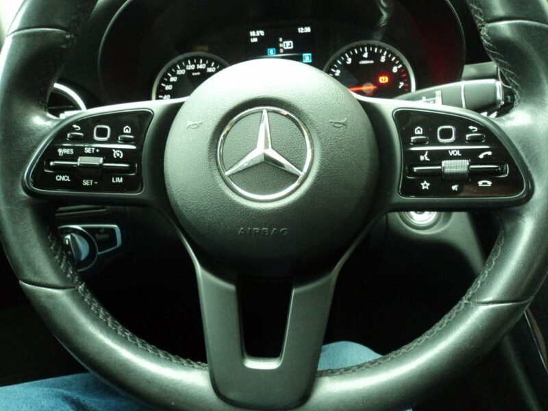 Mercedes C 250 sprzedam MERCEDESA C 250 z2019r po LEASINGU pełna FAKTURA 23 VAT W205 (2014-2021)