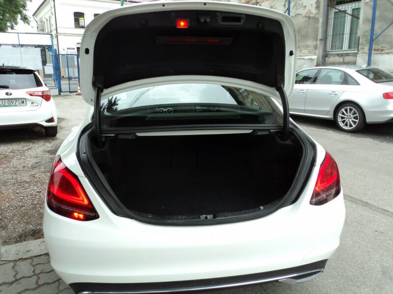 Mercedes C 250 sprzedam MERCEDESA C 250 z2019r po LEASINGU pełna FAKTURA 23 VAT W205 (2014-2021)