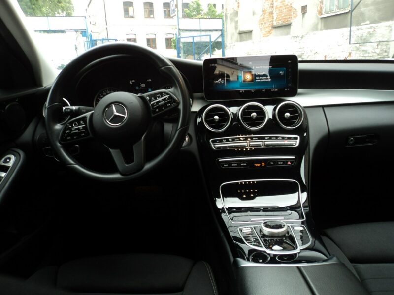 Mercedes C 250 sprzedam MERCEDESA C 250 z2019r po LEASINGU pełna FAKTURA 23 VAT W205 (2014-2021)