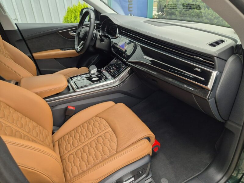 Audi RS Q8 600KM. Lakier Audi Exlusive. Masaże. B&O. ACC. Noktowizor. Hak. FV23%.