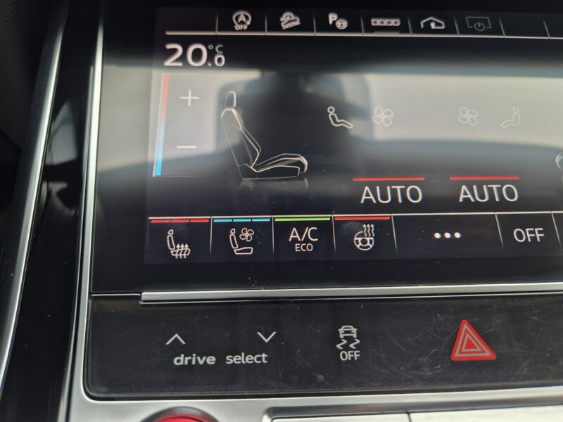 Audi RS Q8 600KM. Lakier Audi Exlusive. Masaże. B&O. ACC. Noktowizor. Hak. FV23%.