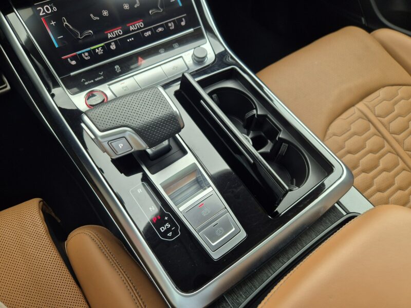 Audi RS Q8 600KM. Lakier Audi Exlusive. Masaże. B&O. ACC. Noktowizor. Hak. FV23%.