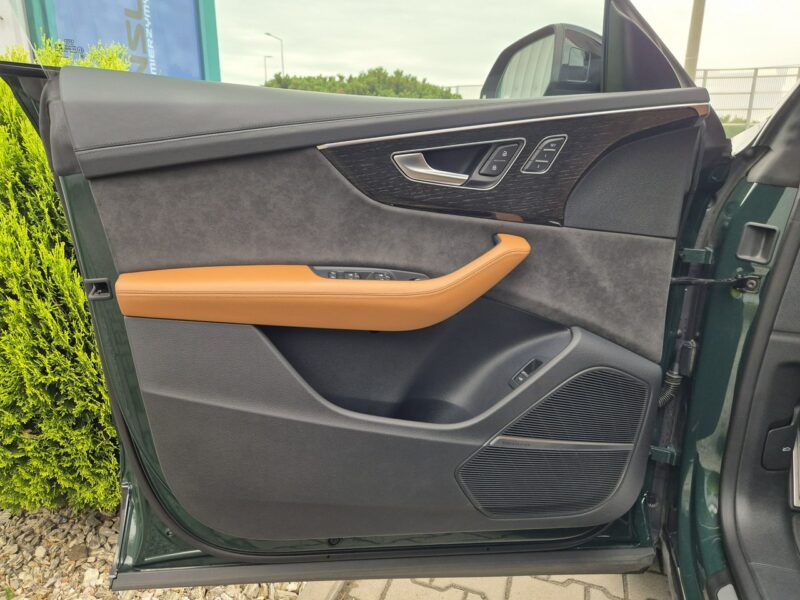 Audi RS Q8 600KM. Lakier Audi Exlusive. Masaże. B&O. ACC. Noktowizor. Hak. FV23%.