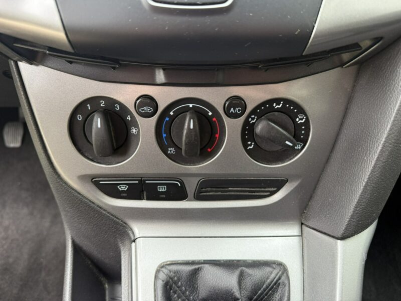 Ford Focus 1.6 Benzyna | Serwisowany | Gwarancja | Bogate wyposażenie | Zadbany Mk3 (2010-2018)