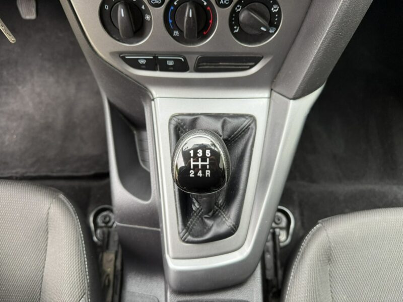 Ford Focus 1.6 Benzyna | Serwisowany | Gwarancja | Bogate wyposażenie | Zadbany Mk3 (2010-2018)