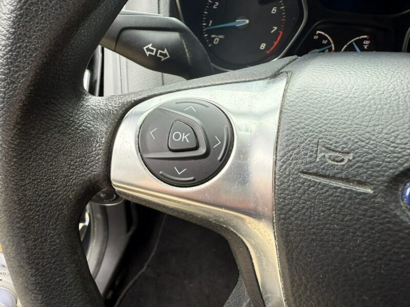 Ford Focus 1.6 Benzyna | Serwisowany | Gwarancja | Bogate wyposażenie | Zadbany Mk3 (2010-2018)