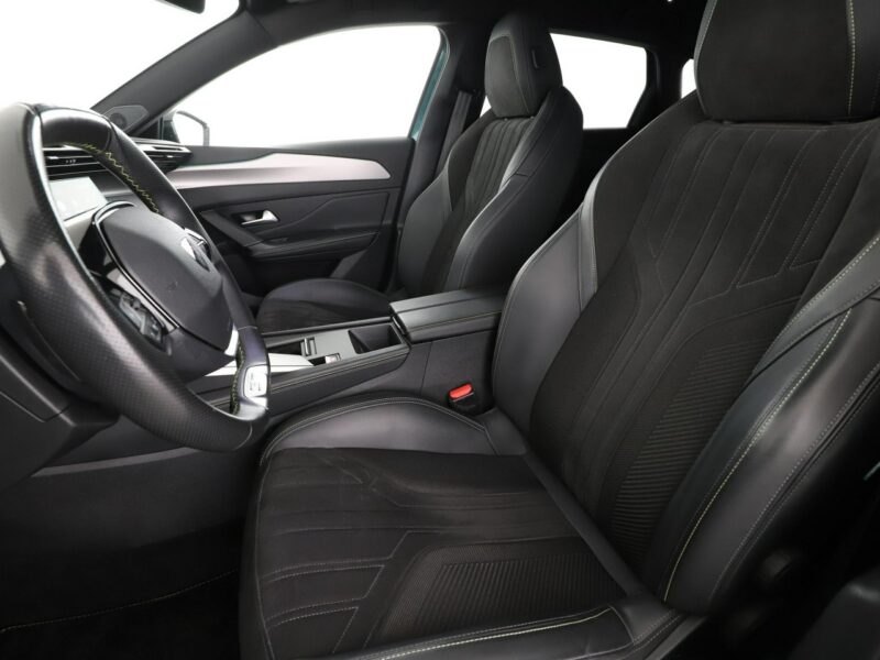 Peugeot 308 GT automat full LED skóra/alcantara navi virtual cocpit navi kamery T9 (2014-2021)