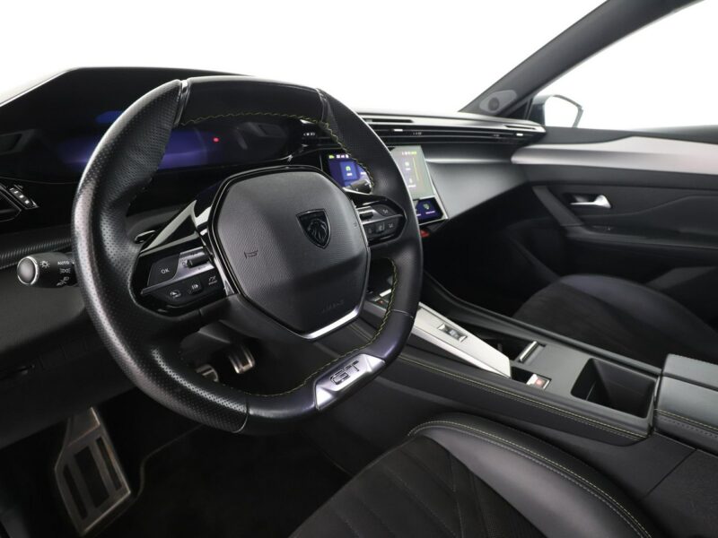 Peugeot 308 GT automat full LED skóra/alcantara navi virtual cocpit navi kamery T9 (2014-2021)