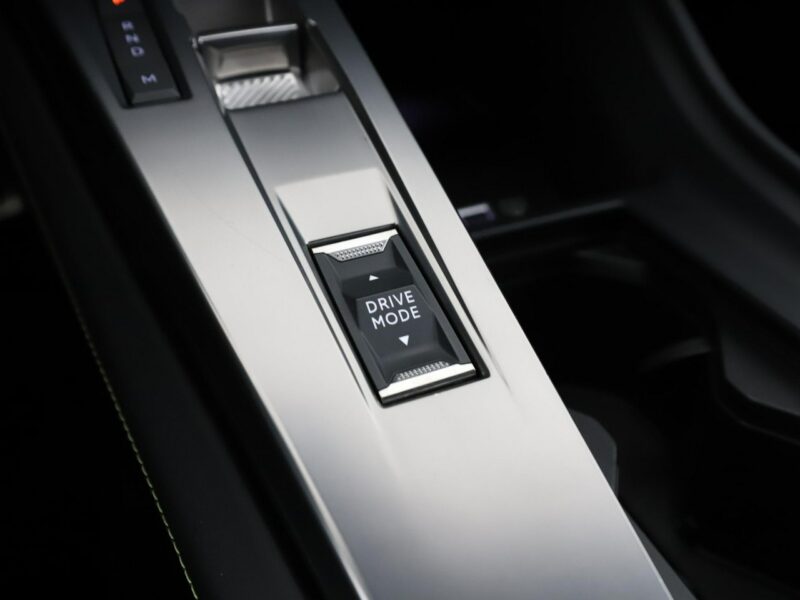 Peugeot 308 GT automat full LED skóra/alcantara navi virtual cocpit navi kamery T9 (2014-2021)