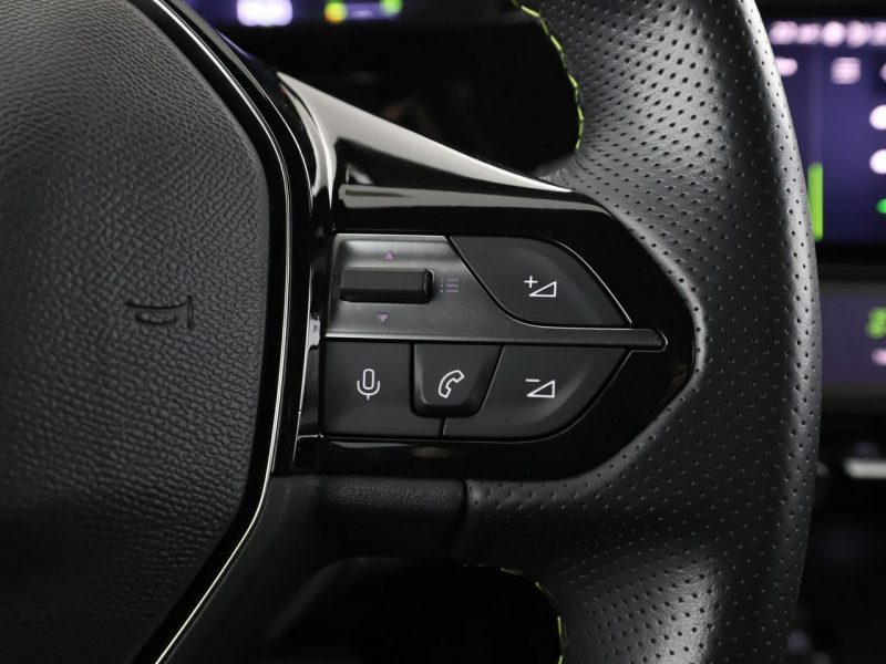 Peugeot 308 GT automat full LED skóra/alcantara navi virtual cocpit navi kamery T9 (2014-2021)