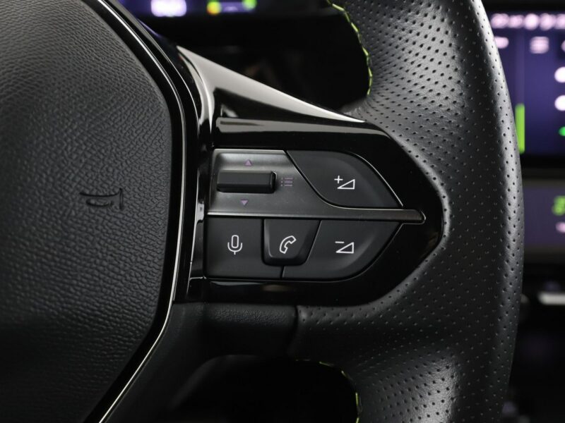 Peugeot 308 GT automat full LED skóra/alcantara navi virtual cocpit navi kamery T9 (2014-2021)