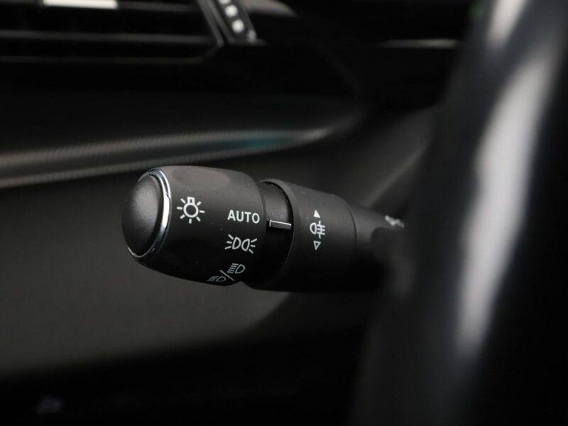 Peugeot 308 GT automat full LED skóra/alcantara navi virtual cocpit navi kamery T9 (2014-2021)