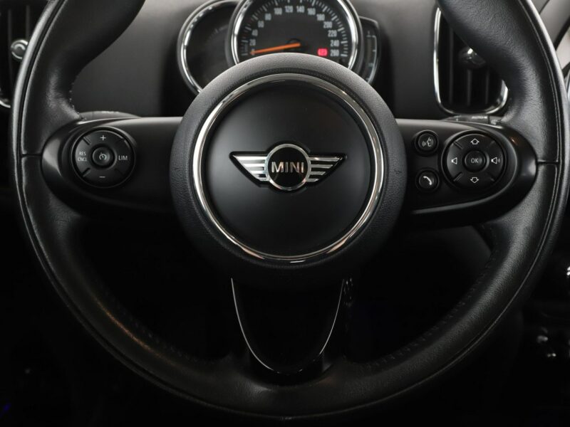 Mini Countryman GRATIS! Pakiet Serwisowy o wartości 600 zł!