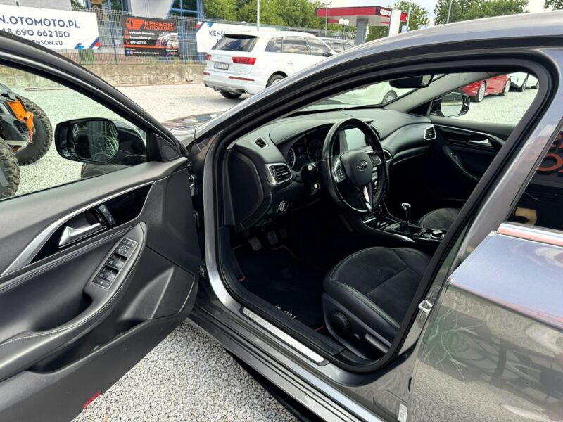 Infiniti Q30 Kamera 360, Podgrzewane fotele, Alcantara, Nawigacja, LED, Hak