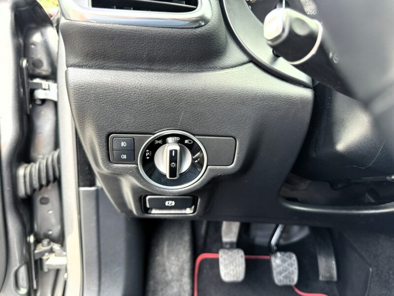 Infiniti Q30 Kamera 360, Podgrzewane fotele, Alcantara, Nawigacja, LED, Hak