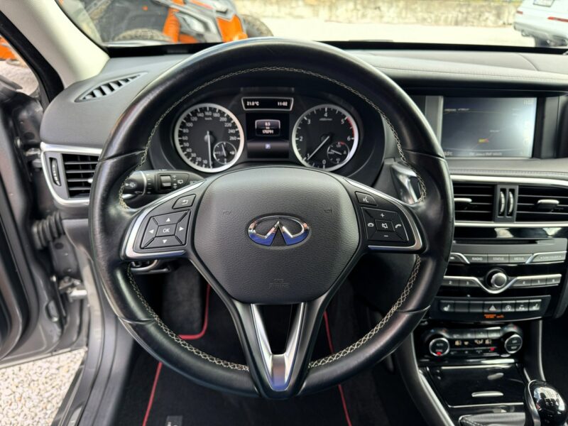 Infiniti Q30 Kamera 360, Podgrzewane fotele, Alcantara, Nawigacja, LED, Hak