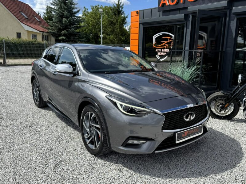 Infiniti Q30 Kamera 360, Podgrzewane fotele, Alcantara, Nawigacja, LED, Hak
