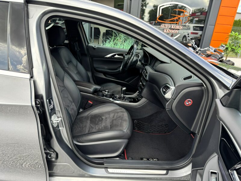 Infiniti Q30 Kamera 360, Podgrzewane fotele, Alcantara, Nawigacja, LED, Hak