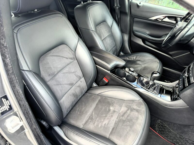 Infiniti Q30 Kamera 360, Podgrzewane fotele, Alcantara, Nawigacja, LED, Hak