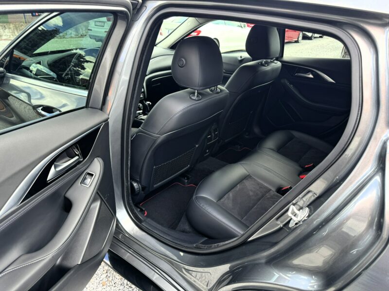 Infiniti Q30 Kamera 360, Podgrzewane fotele, Alcantara, Nawigacja, LED, Hak