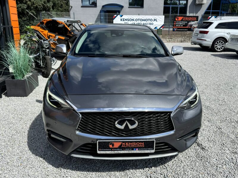 Infiniti Q30 Kamera 360, Podgrzewane fotele, Alcantara, Nawigacja, LED, Hak