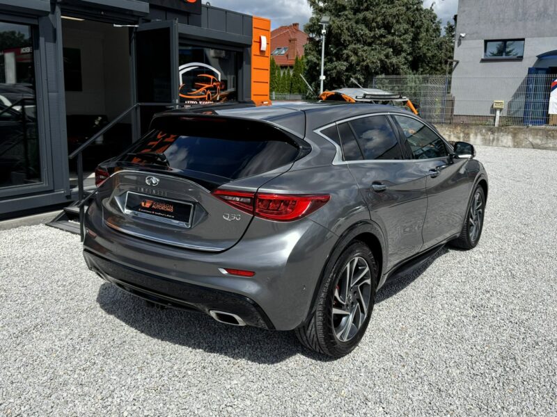Infiniti Q30 Kamera 360, Podgrzewane fotele, Alcantara, Nawigacja, LED, Hak