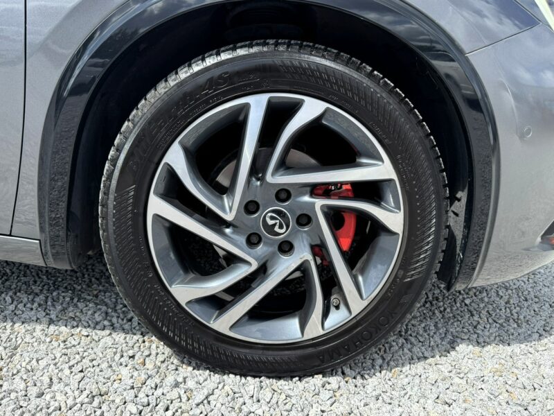 Infiniti Q30 Kamera 360, Podgrzewane fotele, Alcantara, Nawigacja, LED, Hak