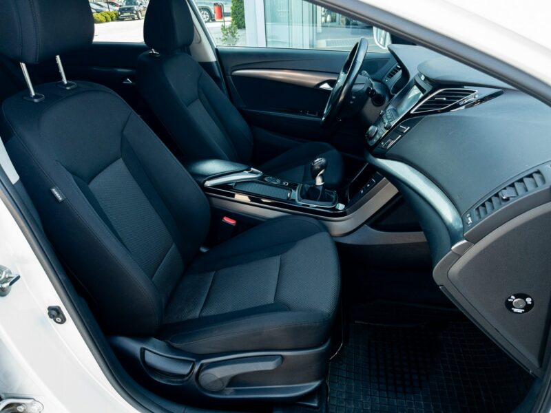 Hyundai i40 1.6 CRDI 136 KM Wagon Business Ksenon Salon PL 1wł. FV23%