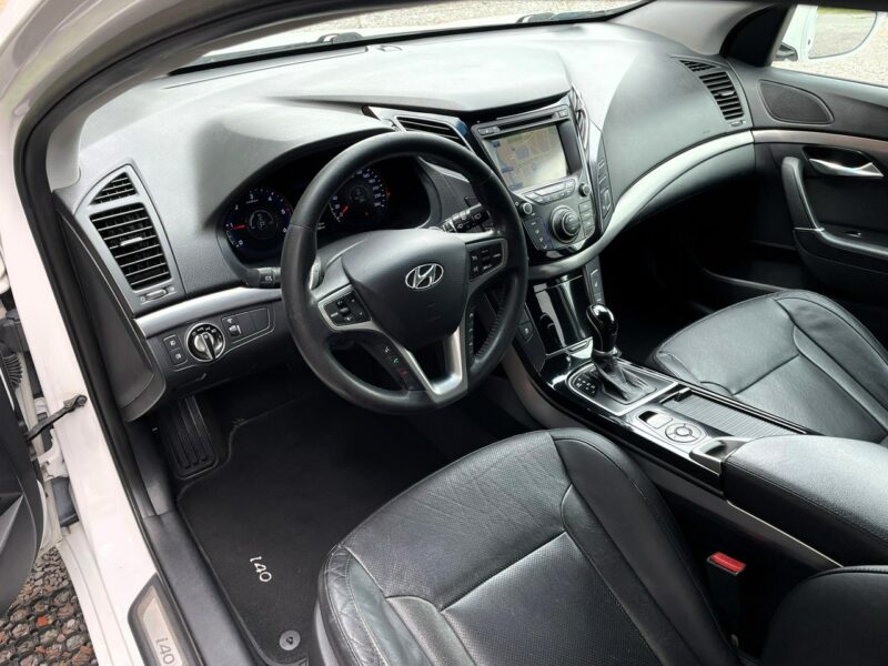 Hyundai i40 LED, HAK, Klima, Navi, Tempomat, Grzane Fotele, Panorama,Asystent Pasa
