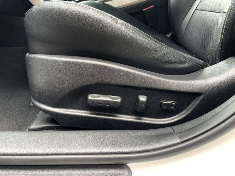 Hyundai i40 LED, HAK, Klima, Navi, Tempomat, Grzane Fotele, Panorama,Asystent Pasa