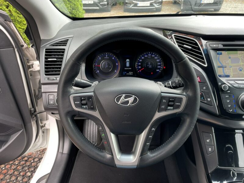 Hyundai i40 LED, HAK, Klima, Navi, Tempomat, Grzane Fotele, Panorama,Asystent Pasa