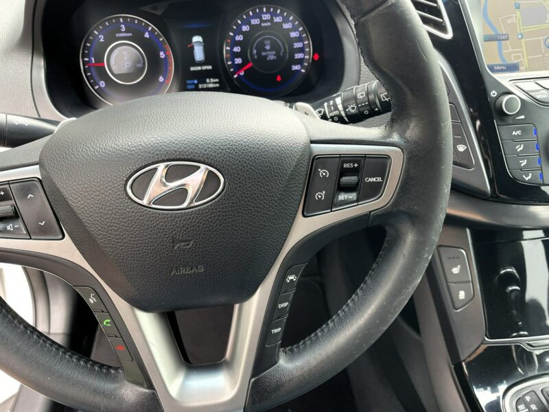 Hyundai i40 LED, HAK, Klima, Navi, Tempomat, Grzane Fotele, Panorama,Asystent Pasa