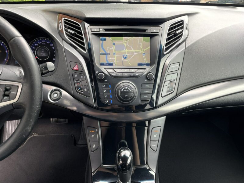 Hyundai i40 LED, HAK, Klima, Navi, Tempomat, Grzane Fotele, Panorama,Asystent Pasa