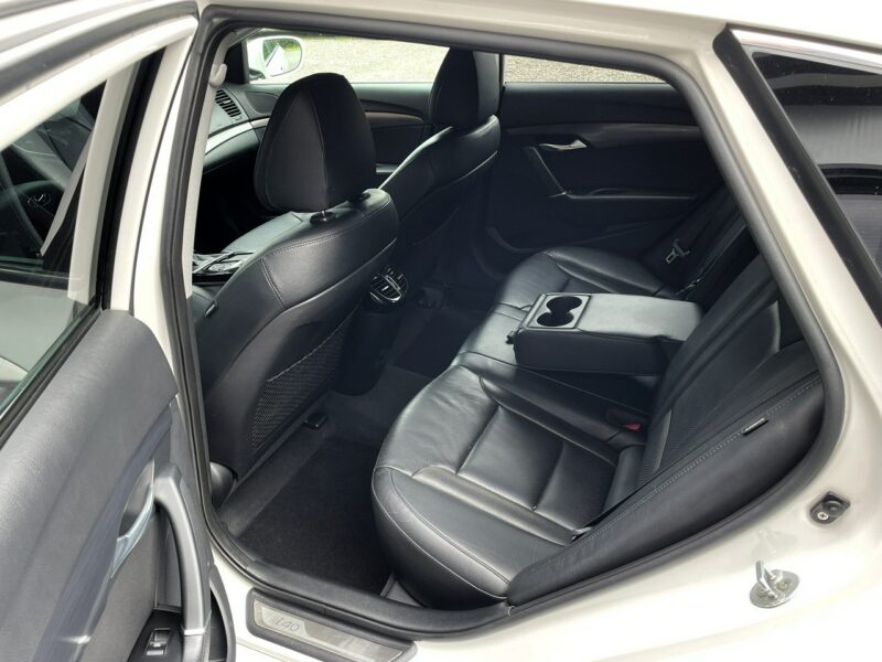 Hyundai i40 LED, HAK, Klima, Navi, Tempomat, Grzane Fotele, Panorama,Asystent Pasa