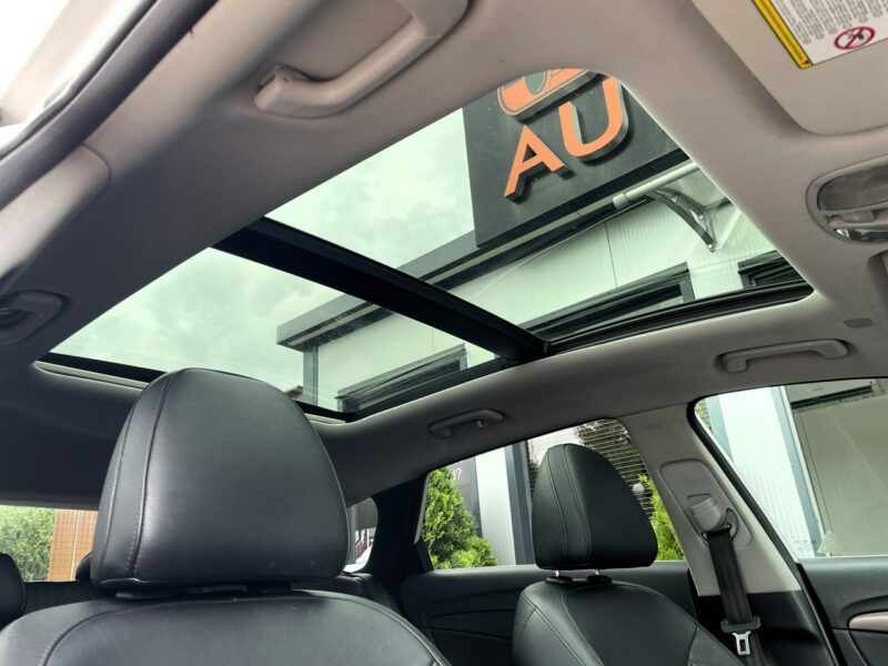 Hyundai i40 LED, HAK, Klima, Navi, Tempomat, Grzane Fotele, Panorama,Asystent Pasa