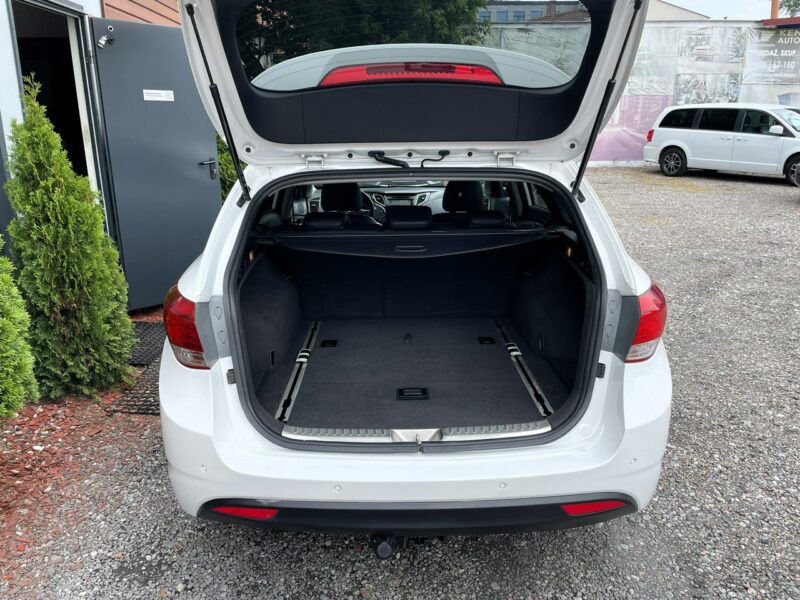 Hyundai i40 LED, HAK, Klima, Navi, Tempomat, Grzane Fotele, Panorama,Asystent Pasa