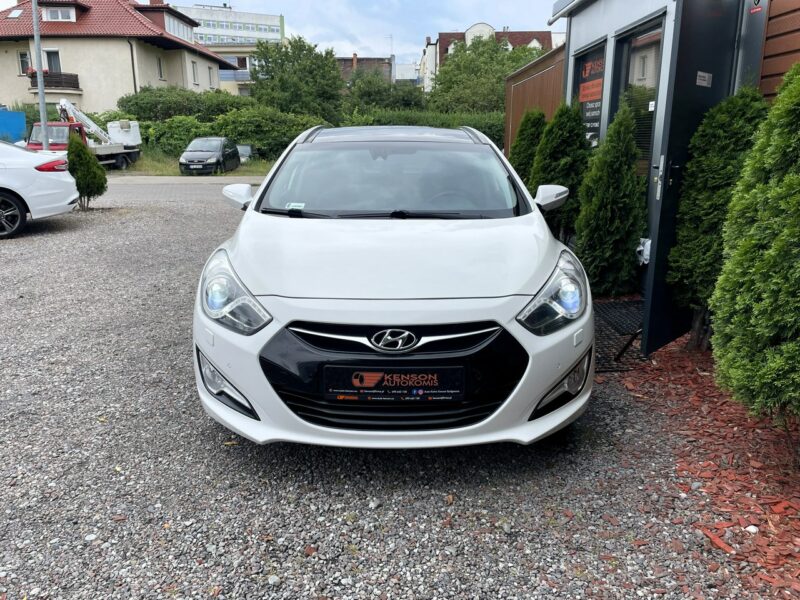 Hyundai i40 LED, HAK, Klima, Navi, Tempomat, Grzane Fotele, Panorama,Asystent Pasa