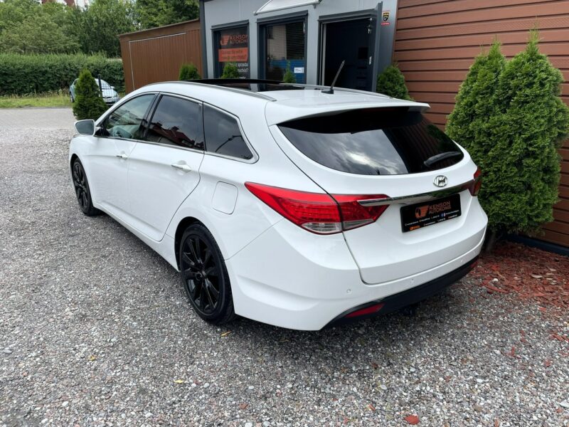 Hyundai i40 LED, HAK, Klima, Navi, Tempomat, Grzane Fotele, Panorama,Asystent Pasa