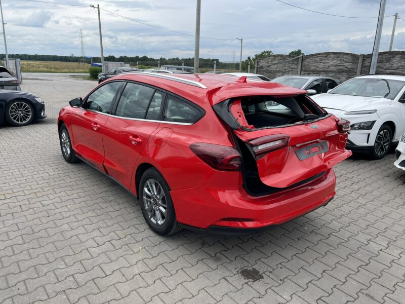 Ford Focus Podgrzewane: fotele, kierownica, szyba_ Parktronik Virtual Mk4 (2018-)