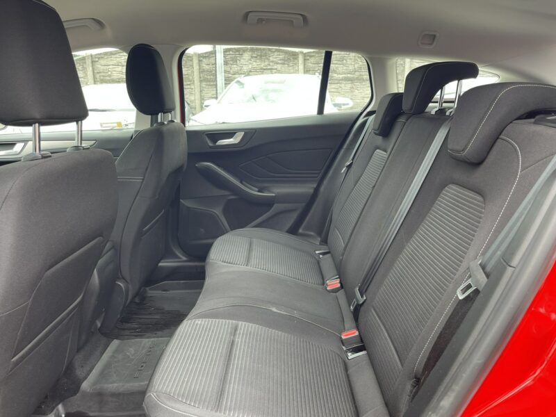 Ford Focus Podgrzewane: fotele, kierownica, szyba_ Parktronik Virtual Mk4 (2018-)