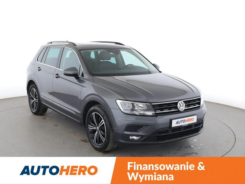 Volkswagen Tiguan skóra navi panorama grzane fotele kamera i czujniki parowania hak II (2016-2024)