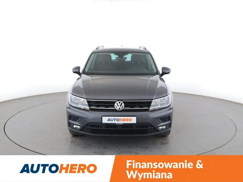 Volkswagen Tiguan skóra navi panorama grzane fotele kamera i czujniki parowania hak II (2016-2024)