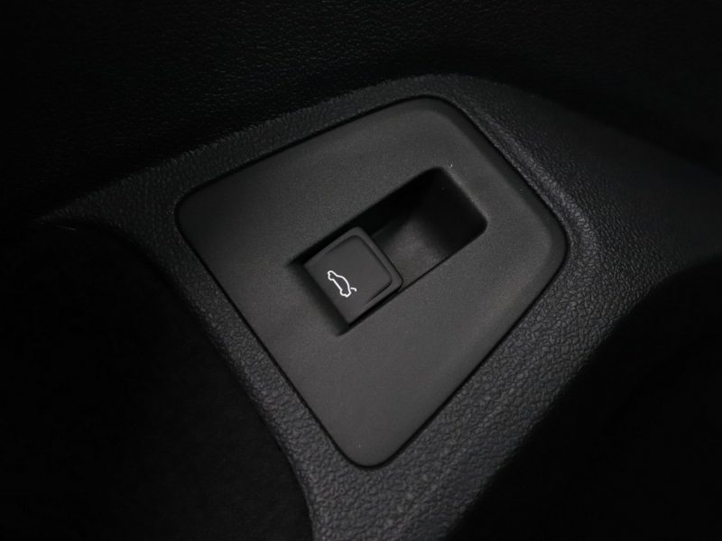 Volkswagen Tiguan skóra navi panorama grzane fotele kamera i czujniki parowania hak II (2016-2024)