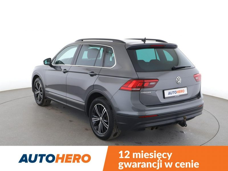 Volkswagen Tiguan skóra navi panorama grzane fotele kamera i czujniki parowania hak II (2016-2024)