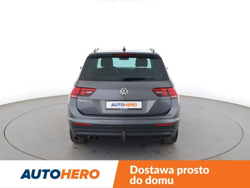 Volkswagen Tiguan skóra navi panorama grzane fotele kamera i czujniki parowania hak II (2016-2024)